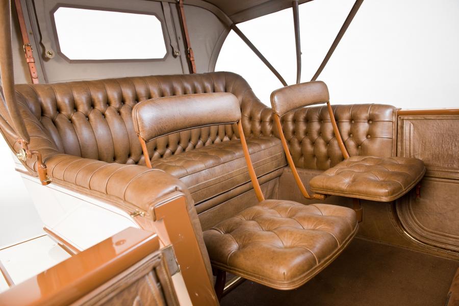 Интерьер Austin Model 60 Touring 1909 года  (фото 10 из 18)